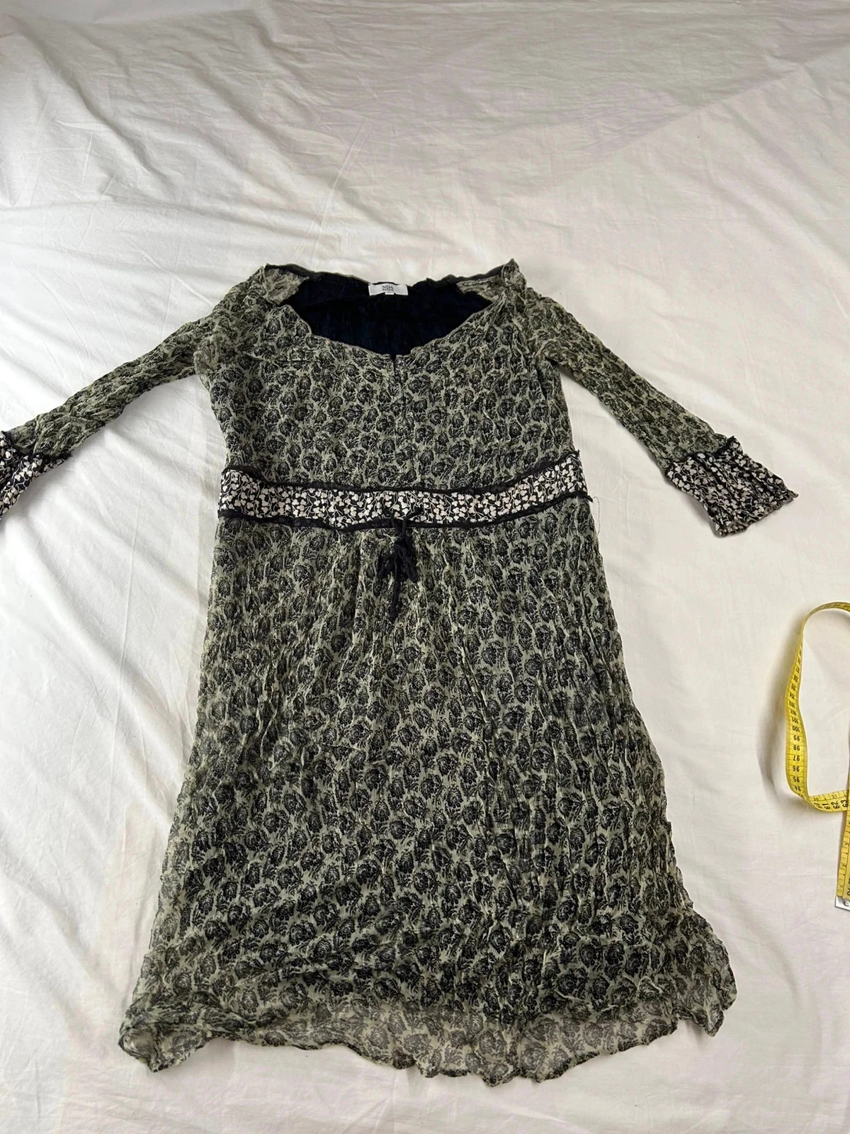 Robe vintage beige gris à motifs noir noa noa effet transparent